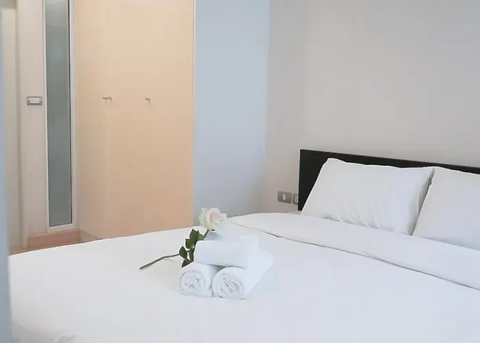 5 Mins To Bts Ekkamai, One Bed Fully-furnished Apartamento Bangkok
