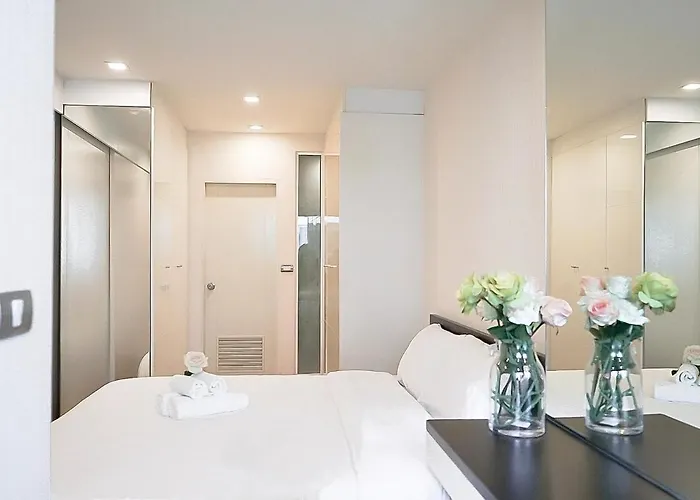 5 Mins To Bts Ekkamai, One Bed Fully-furnished