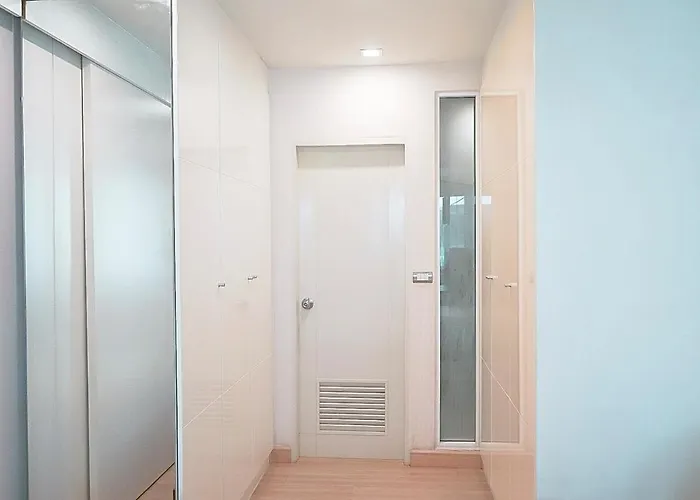 5 Mins To Bts Ekkamai, One Bed Fully-furnished Apartamento